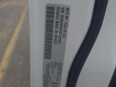 Used 2024 Jeep Compass Latitude w/ Sun and Sound Group image 19