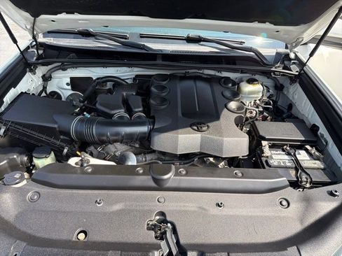 Used 2015 Toyota 4Runner Limited AWD/4WD image 35