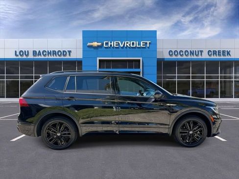 Used 2022 Volkswagen Tiguan SE R-Line FWD image 9