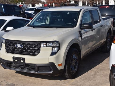 Used 2025 Ford Maverick XLT w/ Equipment Group 302A image 1