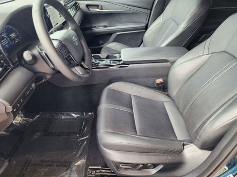 Used 2025 Toyota Camry XSE image 23