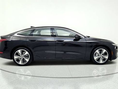 Used 2025 Audi A6 e-tron Premium Plus w/ Premium Plus RWD image 10