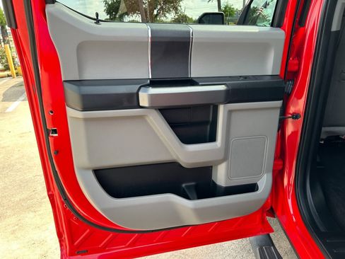 Used 2017 Ford F150 XLT image 13