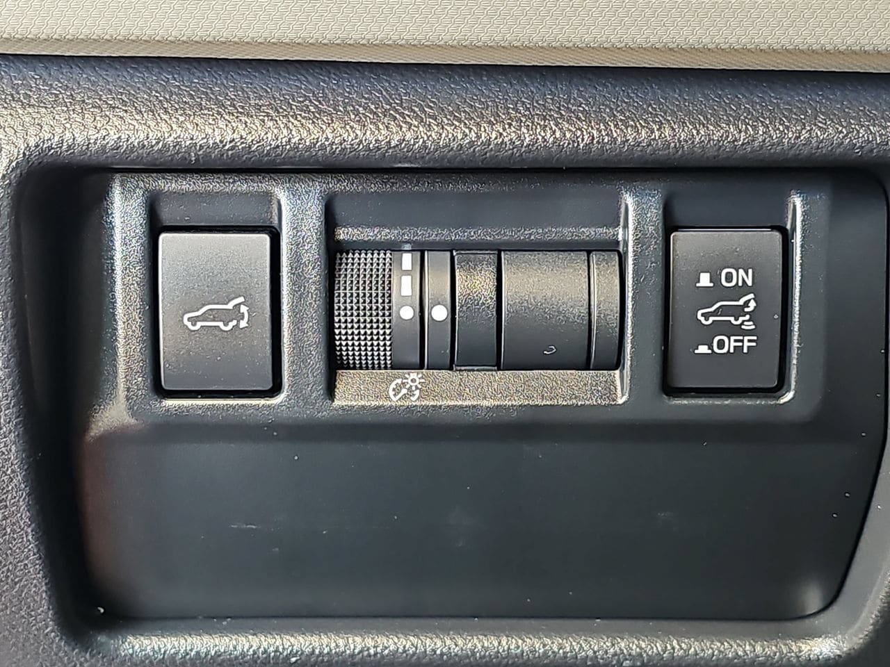Certified 2025 Subaru Forester Premium AWD/4WD image 30
