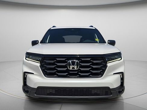 Certified 2025 Honda Pilot Sport image 5