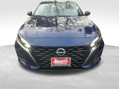 Used 2023 Nissan Altima 2.5 SR image 2