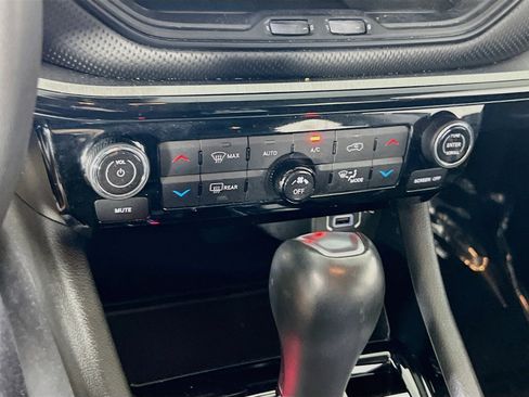 Used 2022 Jeep Compass Trailhawk AWD/4WD image 15