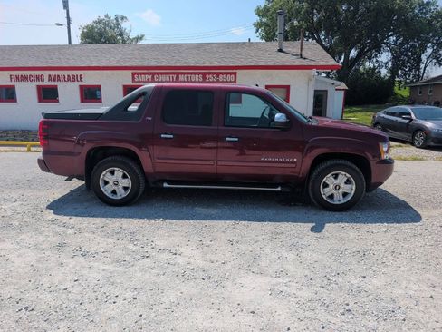 Used 2008 Chevrolet Avalanche LT w/ LT Preferred Equipment Group AWD/4WD image 2
