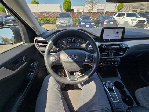 Used 2022 Ford Escape SE AWD/4WD image 16