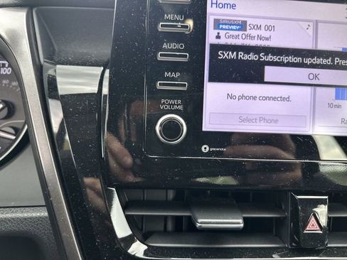 Used 2023 Toyota Camry SE FWD image 14