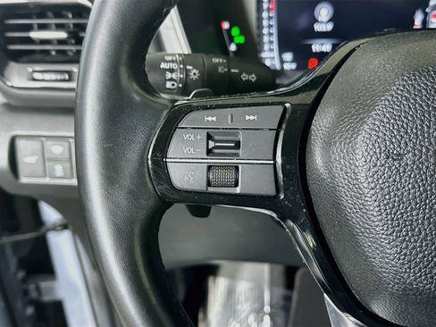 Used 2024 Honda Pilot Elite image 16
