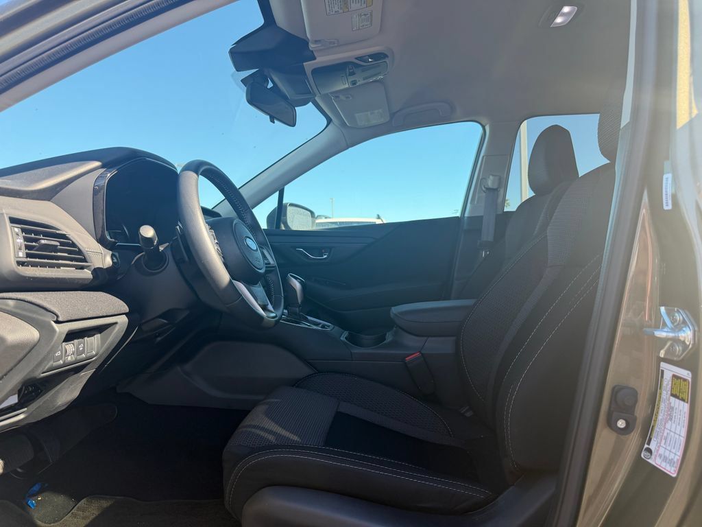 Used 2025 Subaru Outback Premium AWD/4WD image 5