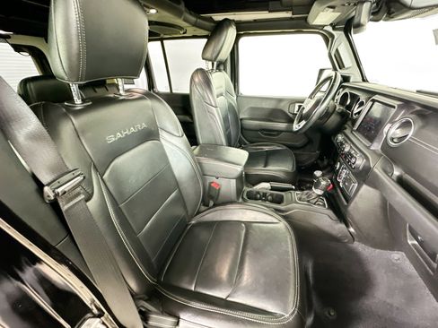 Used 2020 Jeep Wrangler Unlimited Sahara image 35