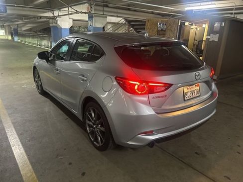 Used 2018 MAZDA MAZDA3 Grand Touring w/ Premium Equipment Package image 3