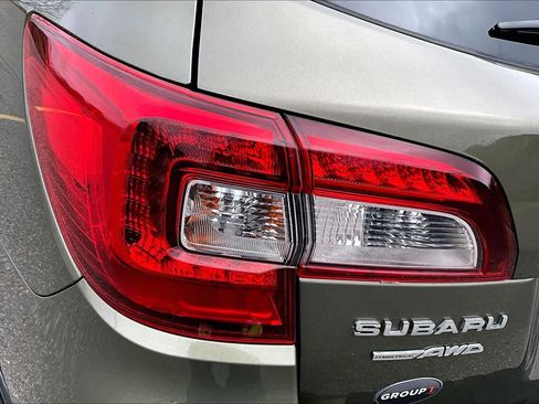 Used 2017 Subaru Outback 2.5i Premium AWD/4WD image 27