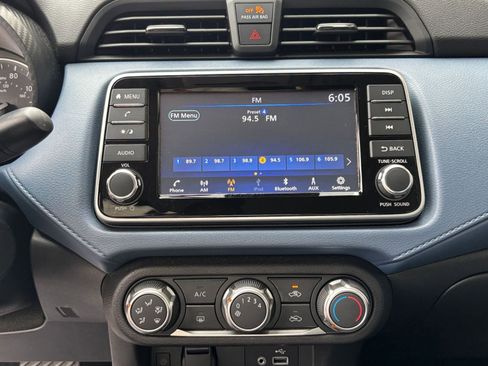 Used 2025 Nissan Versa SV FWD image 17