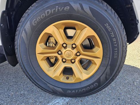 Used 2020 Toyota 4Runner SR5 image 44