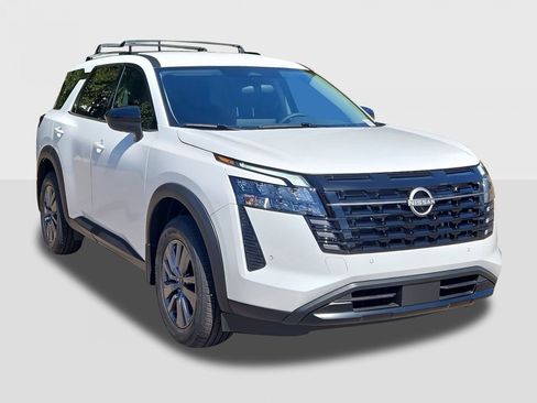 New 2026 Nissan Pathfinder SV image 3