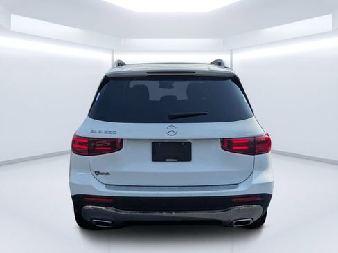 Used 2025 Mercedes-Benz GLB 250 image 4