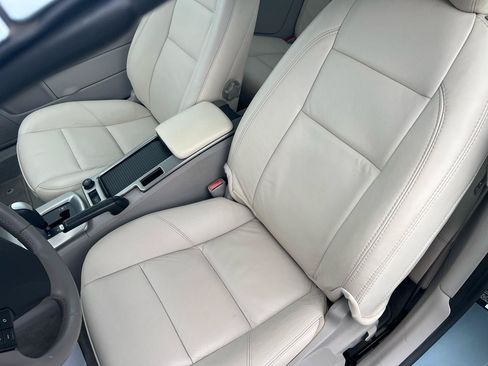 Used 2009 Volvo C70 T5 FWD image 11
