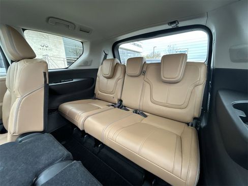 Certified 2025 INFINITI QX80 Sensory image 24