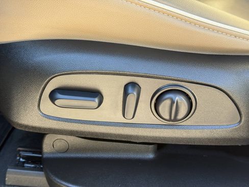 Used 2023 Chevrolet Traverse Premier w/ LPO, Floor Liner Package AWD/4WD image 10