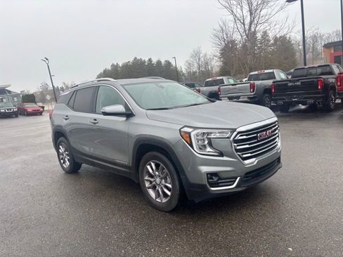 Used 2023 GMC Terrain SLT w/ LPO, Floor Liner Package image 4