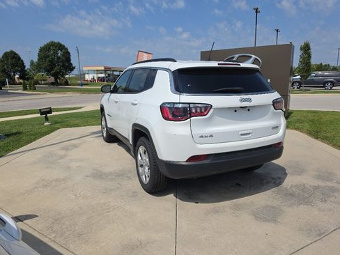 Used 2024 Jeep Compass Latitude AWD/4WD image 7