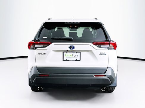 Used 2020 Toyota RAV4 XLE w/ All Weather Liner Package AWD/4WD image 7