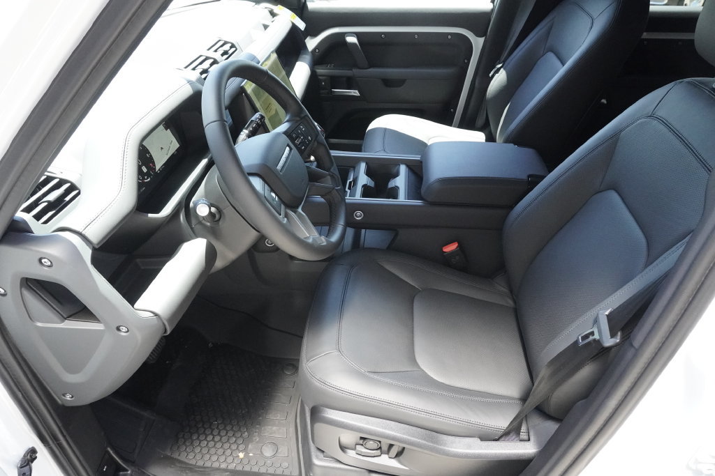 New 2026 Land Rover Defender 110 X-Dynamic SE AWD/4WD image 19