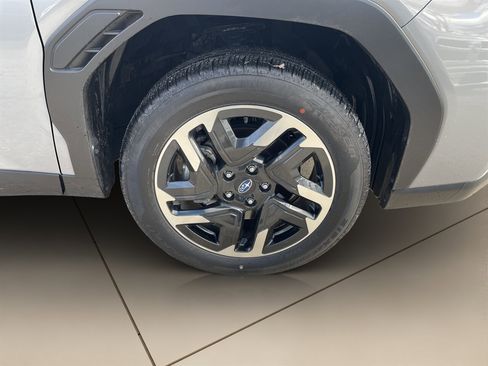 Used 2025 Subaru Forester Limited image 31