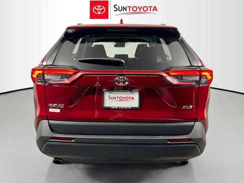 Used 2025 Toyota RAV4 XLE w/ Convenience Package FWD image 5