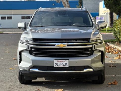 Used 2024 Chevrolet Suburban LT image 9