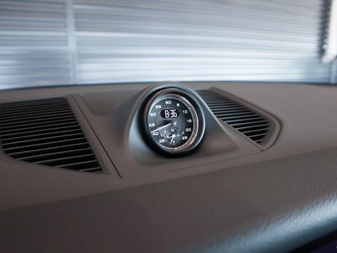 Certified 2026 Porsche Macan AWD/4WD image 24