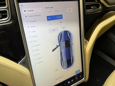 Used 2014 Tesla Model S P85 image 27