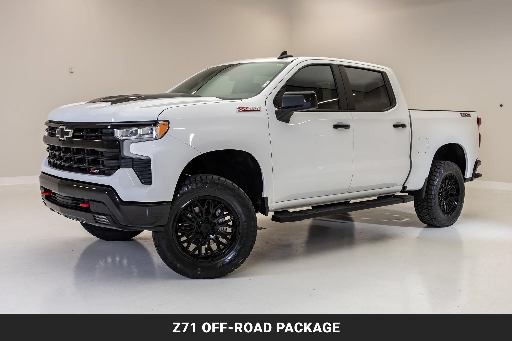 Used 2024 Chevrolet Silverado 1500 LT Trail Boss w/ Protection Package AWD/4WD image 5