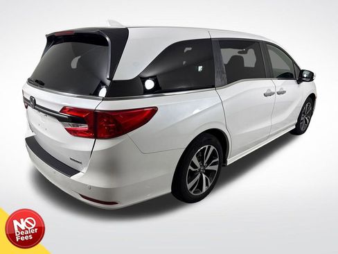 Used 2024 Honda Odyssey Touring image 3