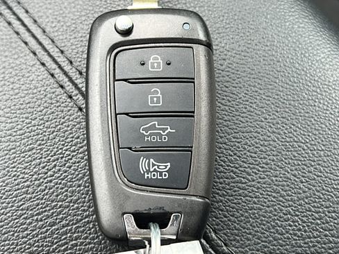 Used 2024 Hyundai Santa Cruz SE FWD image 23