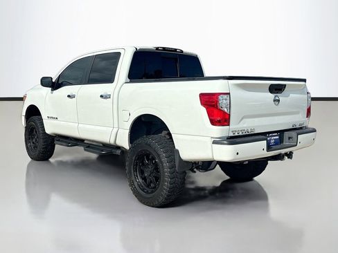 Used 2021 Nissan Titan SV w/ SV Convenience Package AWD/4WD image 7