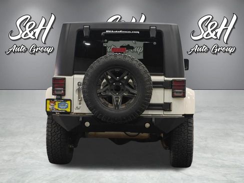 Used 2010 Jeep Wrangler Unlimited Sahara w/ Trailer Tow Group image 15