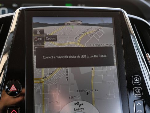 Used 2021 Toyota Prius Prime XLE image 27