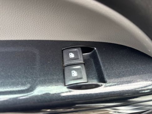 Used 2017 GMC Canyon SL RWD image 16