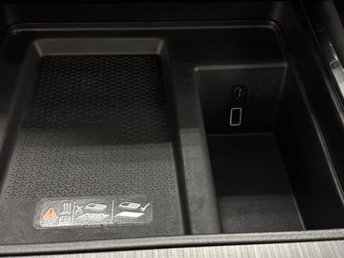 Used 2025 GMC Acadia Elevation w/ Elevation Premium Package image 41