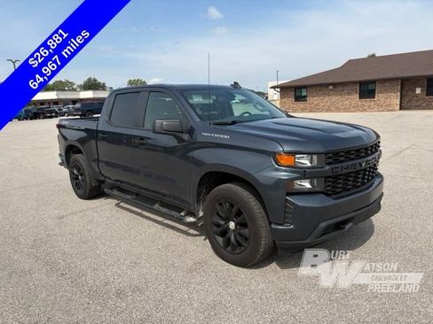 Used 2020 Chevrolet Silverado 1500 Custom w/ Custom Value Package AWD/4WD image 9