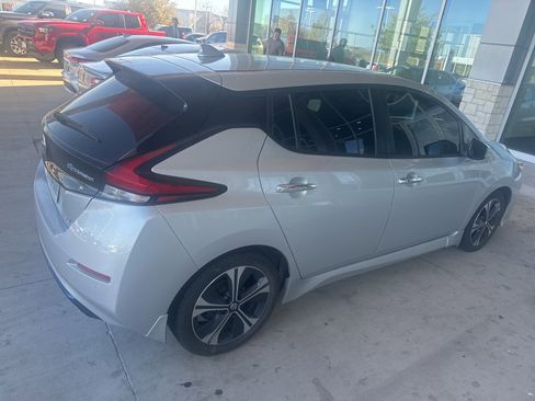 Used 2021 Nissan Leaf SV image 11