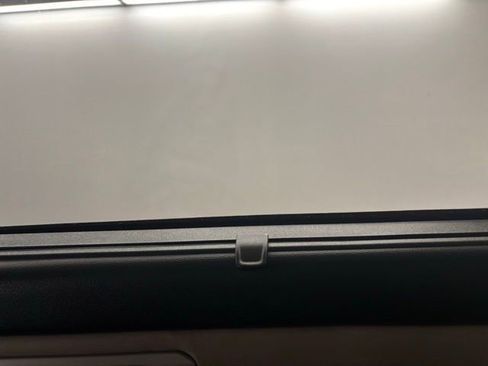 Used 2024 Ford Explorer Limited w/ Limited Technology Package image 17