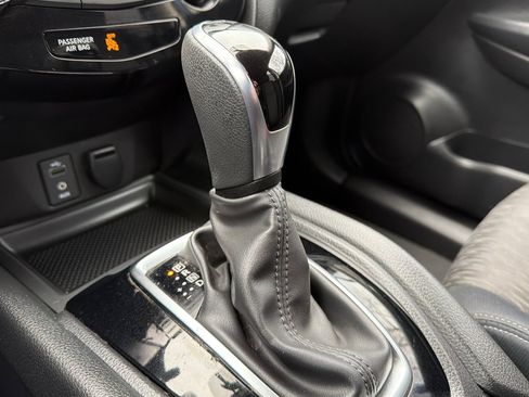 Used 2017 Nissan Rogue SV image 20