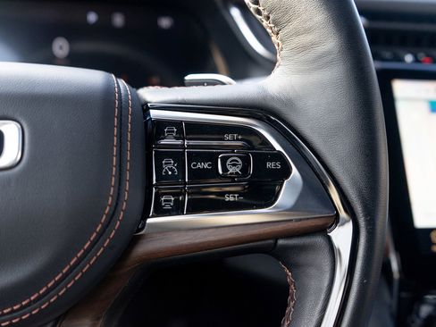 Used 2023 Jeep Grand Cherokee L Summit w/ Advanced Protech Group IV image 25