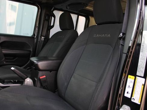 Used 2018 Jeep Wrangler Unlimited Sahara image 19