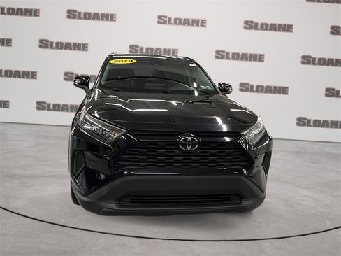 Used 2019 Toyota RAV4 LE image 8